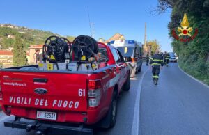 Casanova Lerrone, auto si cappotta: intervengono i Vigili del Fuoco Casanova Lerrone, auto si cappotta: intervengono i Vigili del Fuoco