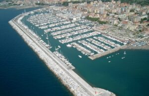 Al Porto di Lavagna è iniziata ufficialmente la stagione primavera-estate Al Porto di Lavagna è iniziata ufficialmente la stagione primavera-estate