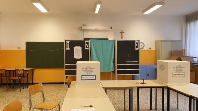 Comunali Genova, affluenza in calo alle 12