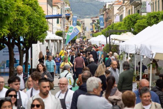 Aromatica protagonista a Olioliva: stand promozionale e cooking show con gli chef Mercurio e Biancardi Aromatica protagonista a Olioliva: stand promozionale e cooking show con gli chef Mercurio e Biancardi