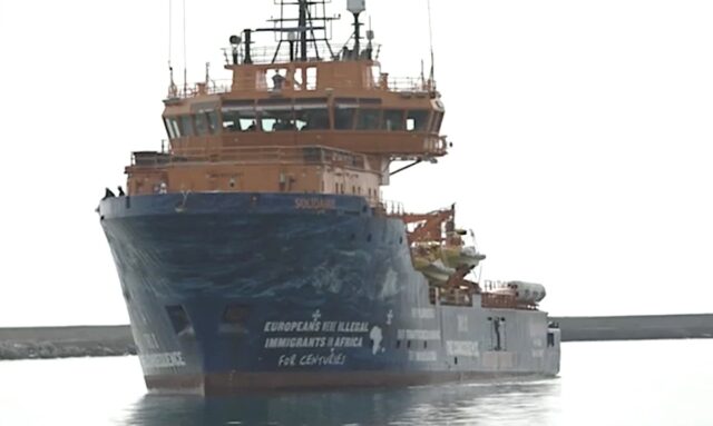 La nave Solidaire arriverà a Genova con a bordo 263 migranti