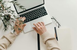 Abitudini digitali del weekend: cosa fanno gli italiani online? Abitudini digitali del weekend: cosa fanno gli italiani online?