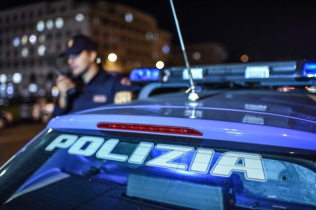 Genova, violazione del divieto di avvicinamento: 37enne arrestato in discoteca grazie al braccialetto elettronico Genova, violazione del divieto di avvicinamento: 37enne arrestato in discoteca grazie al braccialetto elettronico