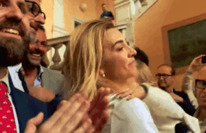 Ore 21: Salis 51,7% e Piciocchi 44. Pd 29%, FdI 12.4, Lega 7, Avs 6.8, M5S 5.2, FI 3.7