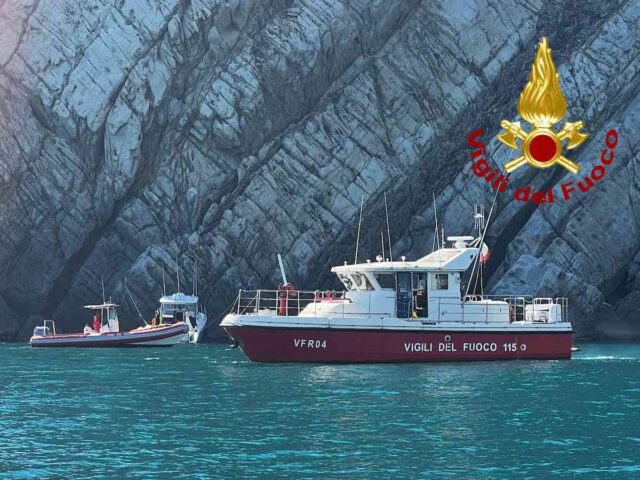 vvf punta mesco incidente barca Incidente in mare a Punta Mesco, barca contro gli scogli