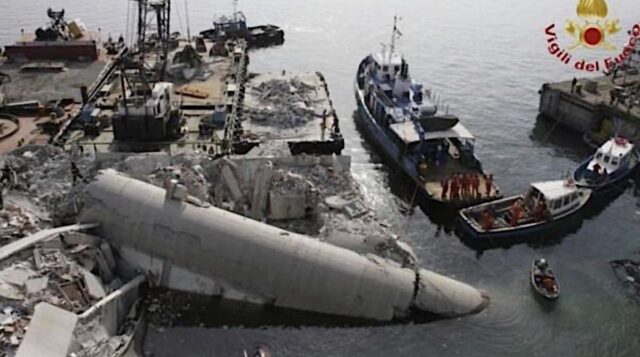 Genova non dimentica. Il porto si ferma per le vittime della Torre dei Piloti Genova non dimentica. Il porto si ferma per le vittime della Torre dei Piloti