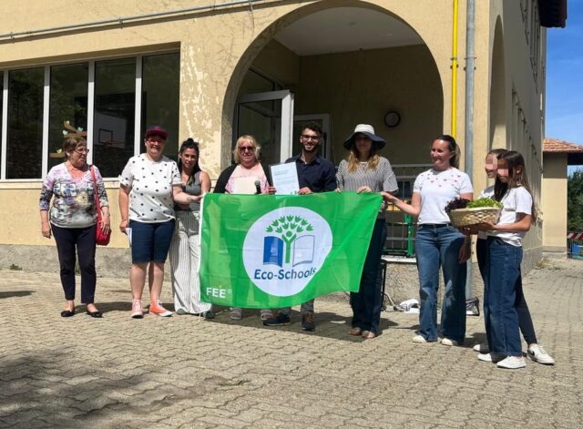 Riconoscimento Eco-Schools alla Primaria Bottaro di Moglio Alassio, rinnovato risultato e consegna della Bandiera Verde