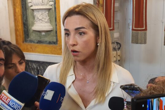 Mi dicono puttana sui social, Avs: piena solidarietà a sindaca Salis