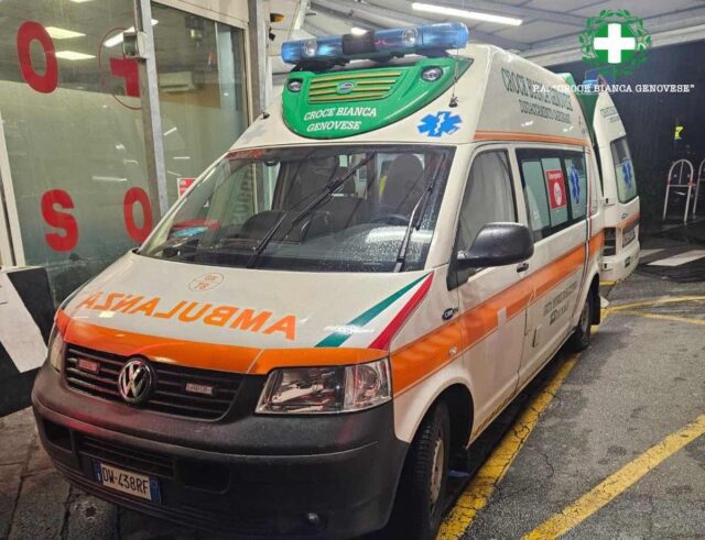 Rissa su un bus in piazza della Nunziata a Genova