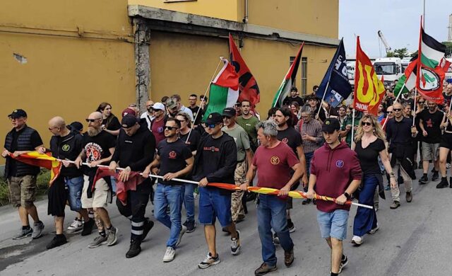 Protesta al porto di Genova contro la nave israeliana: presidio a varco Etiopia Protesta al porto di Genova contro la nave israeliana: presidio a varco Etiopia