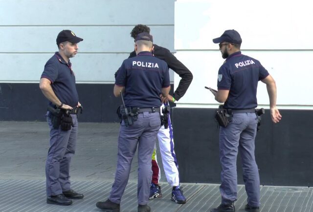 Furti in pochi minuti alla Fiumara: arrestato 33enne a Genova Furti in pochi minuti alla Fiumara: arrestato 33enne a Genova