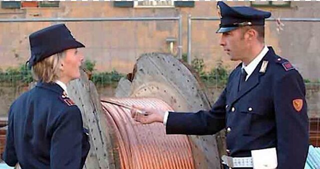 Tentano di rubare 300 chili di cavi in rame: arrestato un 32enne, denunciata una complice Tentano di rubare 300 chili di cavi in rame: arrestato un 32enne, denunciata una complice