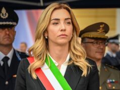 Agguato Antifa, Salis: solidarietà ai poliziotti feriti, no a violenza in piazza Lettera di minacce a Silvia Salis: solidarietà alla sindaca da Rixi, Rosso e Bucci