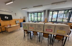 Referendum, affluenza alle urne: in Liguria supera il 26,35%, a Genova il dato più alto Referendum, affluenza alle urne: in Liguria supera il 26,35%, a Genova il dato più alto
