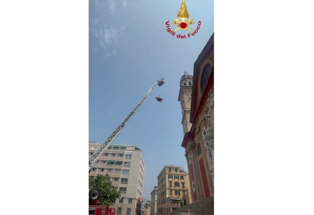 Basilica di Carignano, malore per 76enne: soccorso dai VVF Basilica di Carignano, malore per 76enne: soccorso dai VVF