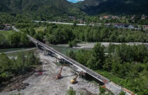 Chiusura della provinciale SP 17 di Beverino presso il ponte sul Vara Chiusura della provinciale SP 17 di Beverino presso il ponte sul Vara