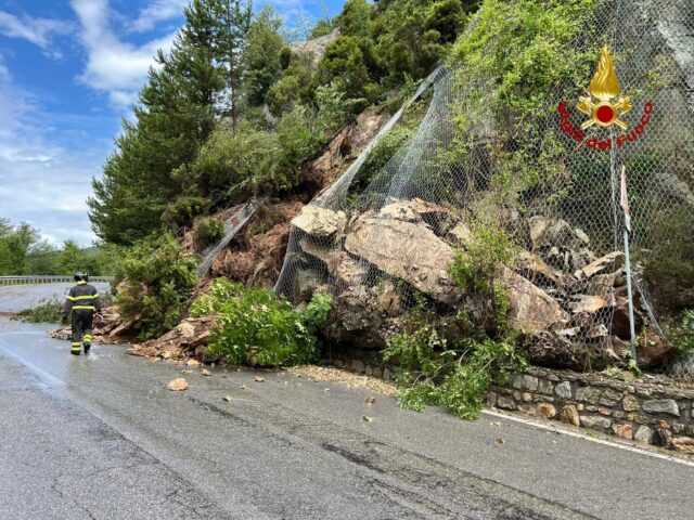 Frana sulla SP 490 del Melogno: chiusura del tratto tra Canova e il ristorante Din