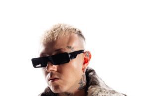 Lazza in concerto a Genova mercoledì 16 al Porto antico Lazza in concerto a Genova mercoledì 16 al Porto antico, con il suo “Locura Summer Tour” 2025 lo spettacolo dei record