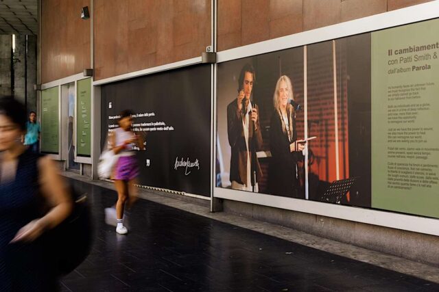 Il Manifesto del Cambiamento di Expo e Pulsee trasforma le vetrine dell’ex Rinascente a Genova Il Manifesto del Cambiamento di Axpo e Pulsee trasforma le vetrine dell’ex Rinascente a Genova