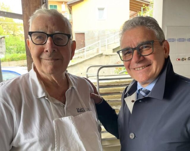 Biagio Palombo insieme al sindaco di Recco Carlo Gandolfo recco Addio a Biagio Palombo: Recco piange il re delle focaccette