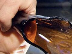 Paura a Sestri Ponente per rissa a bottigliate e colpi di cacciavite tra stranieri Paura a Sestri Ponente per rissa a bottigliate e colpi di cacciavite tra stranieri