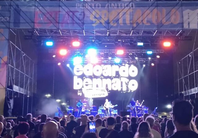 edoardo bennato concerto Genova Edoardo Bennato al Porto Antico: un concerto da favola rock