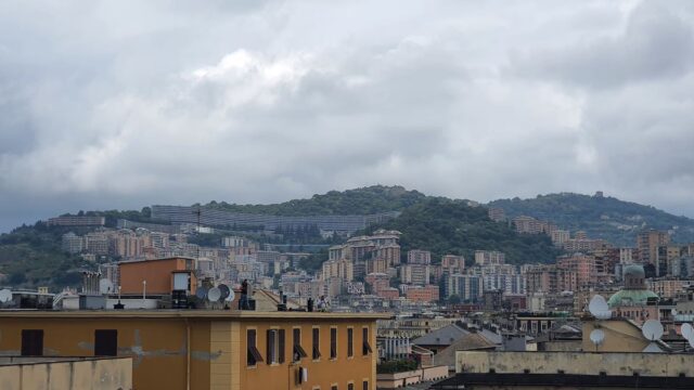 Caldo a Genova, bollino giallo: in arrivo temporali, grandinate e vento forte Caldo a Genova, bollino giallo: in arrivo temporali, grandinate e vento forte