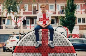 Genoa, presentata la nuova maglia da trasferta con la Croce di San Giorgio Genoa, presentata la nuova maglia da trasferta con la Croce di San Giorgio