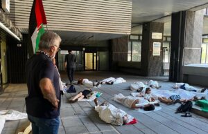 Consiglio regionale, flash mob di protesta dei pro Pal