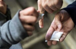 Spaccio di crack alla Commenda: senegalese arrestato dalla Polizia locale Spaccio di crack alla Commenda: senegalese arrestato dalla Polizia locale