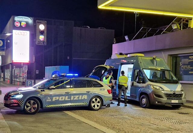 I controlli della Stradale a Genova: nessuno positivo ad alcol o droga