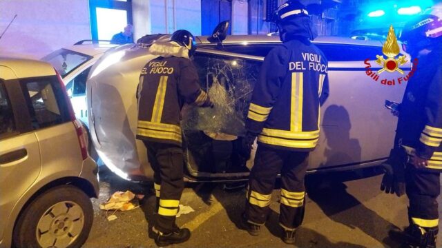 Incidente in via Vanini a Savona: giovane ferito nella notte, intervengono i Vigili del Fuoco