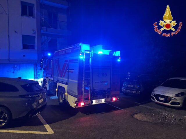 Notte di interventi per i Vigili del Fuoco savonesi Notte di interventi per i Vigili del Fuoco savonesi