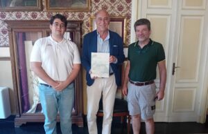 Alassio al centro della tesi di laurea dello studente del Politecnico di Milano Matteo Dolcini Alassio al centro della tesi di laurea dello studente del Politecnico di Milano Matteo Dolcini, ricevuto dal sindaco