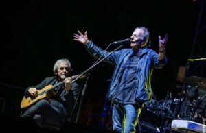 Successo per il concerto di Roberto Vecchioni al Parco San Rocco di Alassio Successo per il concerto di Roberto Vecchioni al Parco San Rocco di Alassio