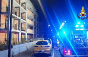 Incendio d’appartamento ad Albenga, intervento dei Vigili del Fuoco nella notte