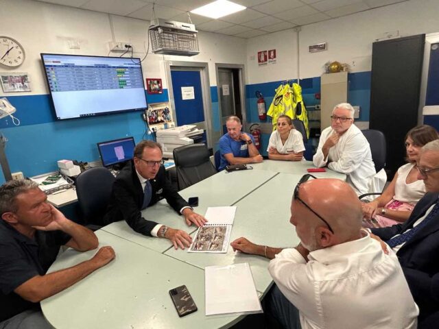 Assessore Nicolò in visita alla centrale operativa del 118 di Lavagna