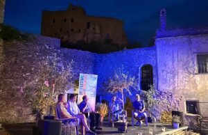 Vite al Contrario: storia e personaggi bizzarri al FestivalalContrario a Castelvecchio di Rocca Barbena Vite al Contrario: storia e personaggi bizzarri al Festival alContrario a Castelvecchio di Rocca Barbena