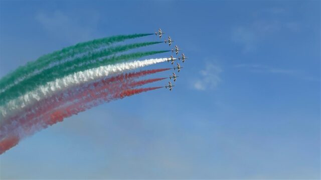 Le Frecce Tricolori incantano il cielo della Spezia per celebrare la Liguria