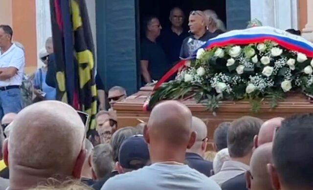 Genova, in piazza Alimonda i funerali di Massimo Leopizzi