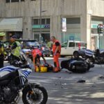 Incidente in via Cecchi a Genova: scooter in fuga dalla Polizia Locale provoca scontro, due feriti