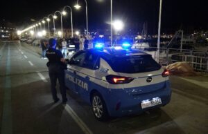 Genova, controlli in Darsena: sei irregolari accompagnati in Questura Genova, controlli in Darsena: sei irregolari accompagnati in Questura