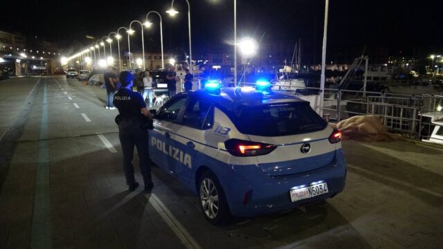 Genova, controlli in Darsena: sei irregolari accompagnati in Questura