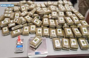 Genova, arrestato ecuadoriano: sequestrati 14 chili di hashish in un appartamento Genova, arrestato ecuadoriano: sequestrati 14 kg di hashish in un appartamento