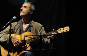 Bocca baciata non perde ventura: lo spettacolo di David Riondino e Ring Around a Castelvecchio di Rocca Barbena Bocca baciata non perde ventura: lo spettacolo di David Riondino e Ring Around a Castelvecchio di Rocca Barbena