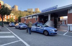 Giovane fermato sulla A12 con 40 dosi di cocaina: arrestato dalla Polizia Stradale Giovane fermato sulla A12 con 40 dosi di cocaina: arrestato dalla Polizia Stradale