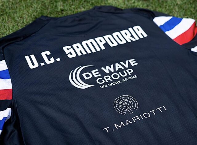 uc sampdoria maglia nuovi sponsor Wave Group e T. Mariotti nuovi warm up back jersey sponsor della Sampdoria