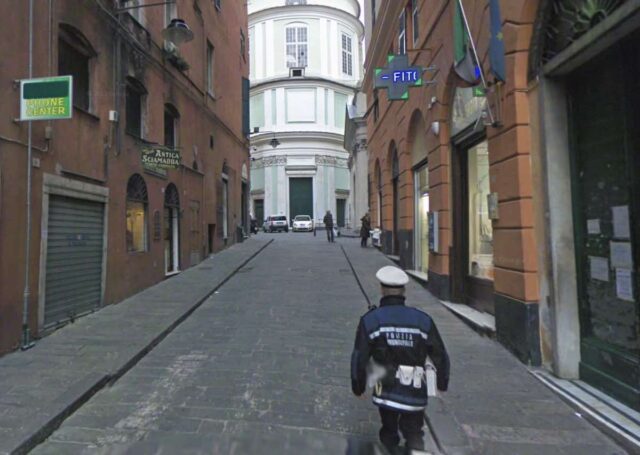 Genova, crollo in via San Giorgio: evacuate 16 persone da un palazzo storico