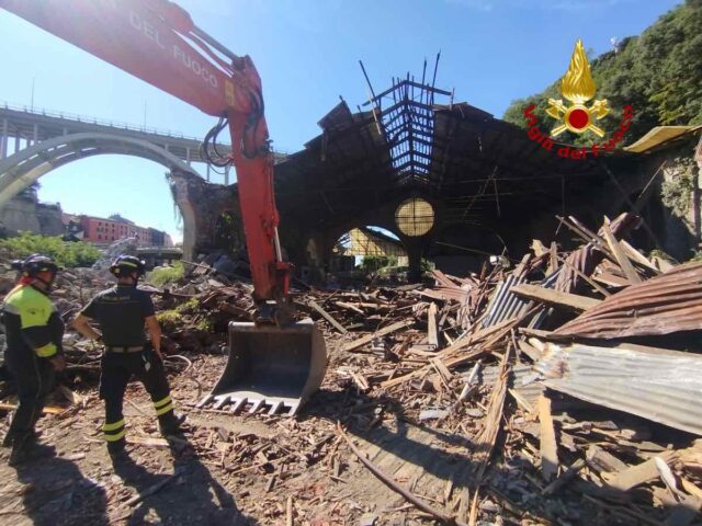 Crollo a Fabbriche di Voltri, terminati controlli: nessuna persona coinvolta