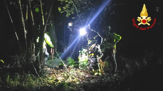Giustenice, escursionista precipita in un dirupo di 30 metri: soccorso nella notte Giustenice, escursionista precipita in un dirupo di 30 metri: soccorso nella notte